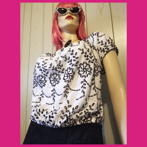 American Eagle Outfitters Black & White Retro Embroidered Sexy Boho Crop Top NWT - Picture 8 of 8